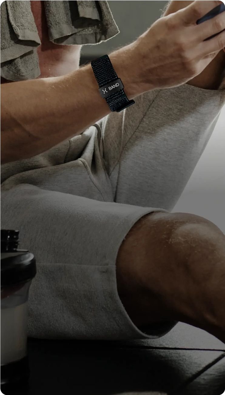 Hume Band app view showing metabolic momentum score and other daily metrics
